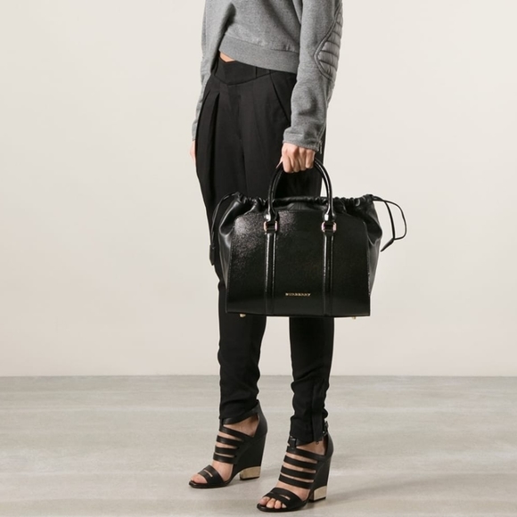 Authentic Burberry Dinton Convertible Satchel Patent Medium - Picture 3 of 15